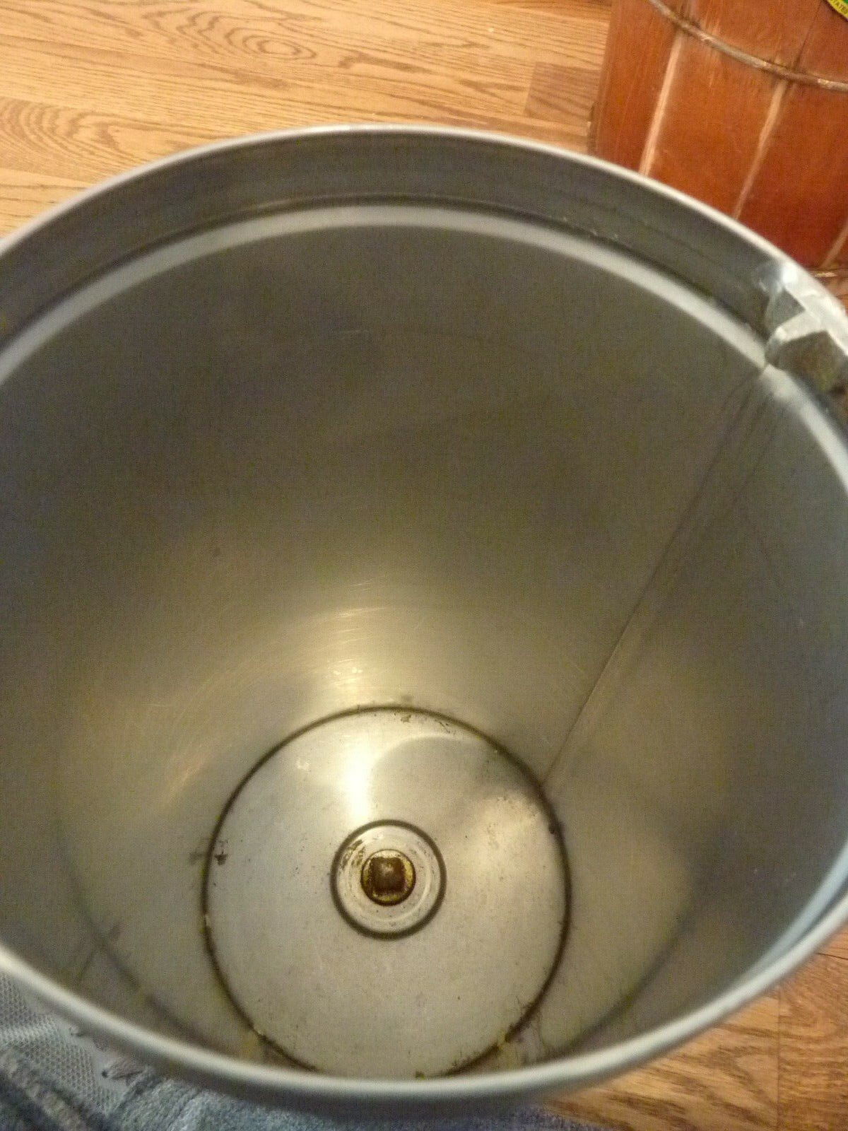 Vintage White Mountain Electric Ice Cream Maker Electric - Runs good