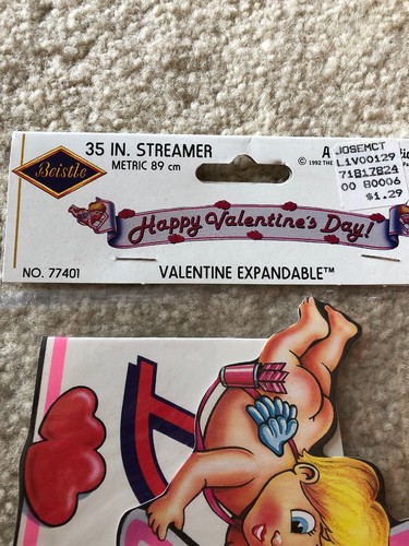Vintage Style Happy Valentine’s Day Paper Banner 35 Inches