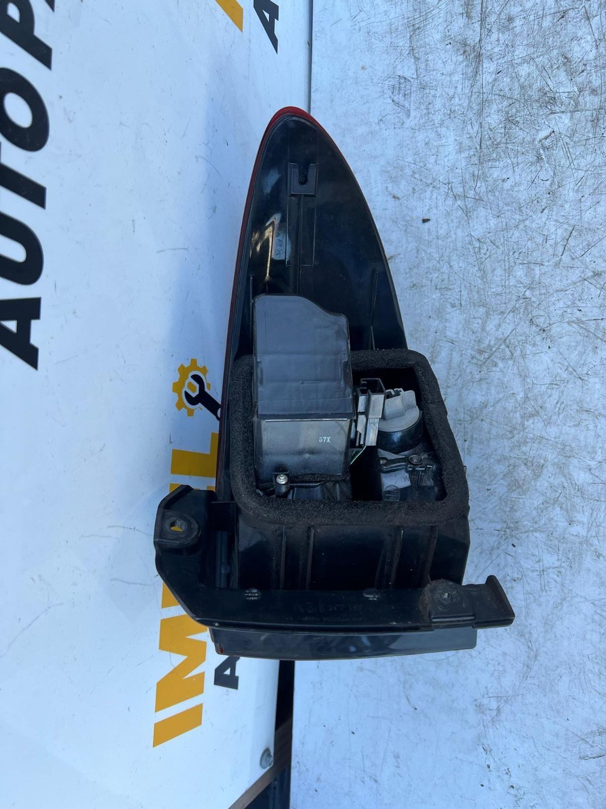 TOYOTA ESTIMA 2003-2006 LEFT TAILLIGHT RED/CLEAR XR30/XR40 - thumbnail 3