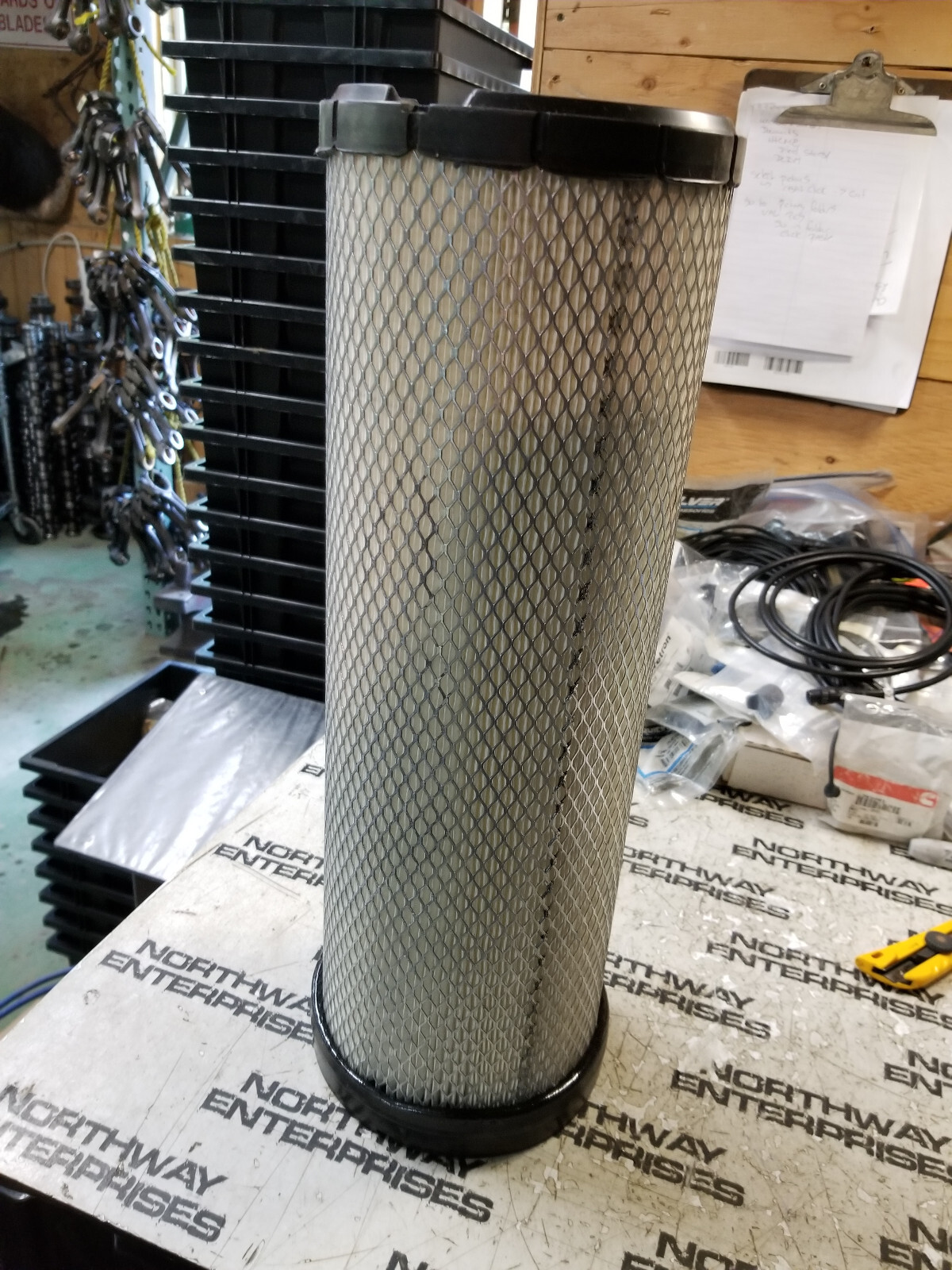 JOHN DEERE AIR FILTER TT220747 - Picture 2 of 4