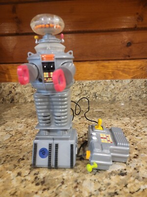 Toy Island 1998 Lost in Space Classic Series Remote Control B9 Robot Works