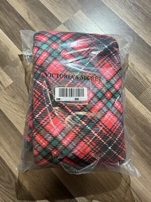 Victoria's Secret Plush Sherpa Blanket Stadium Throw Blanket Tartan Red Plaid