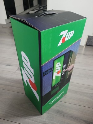 Quarter Arcades Numskull 7UP Retro Vending Machine USB Hub - 5-Port Powered Hub