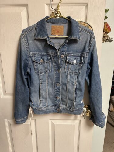 True Religion Jacket XS Denim Distressed World Tour Trucker True Religion Jacket XS Denim Distressed World Tour Trucker