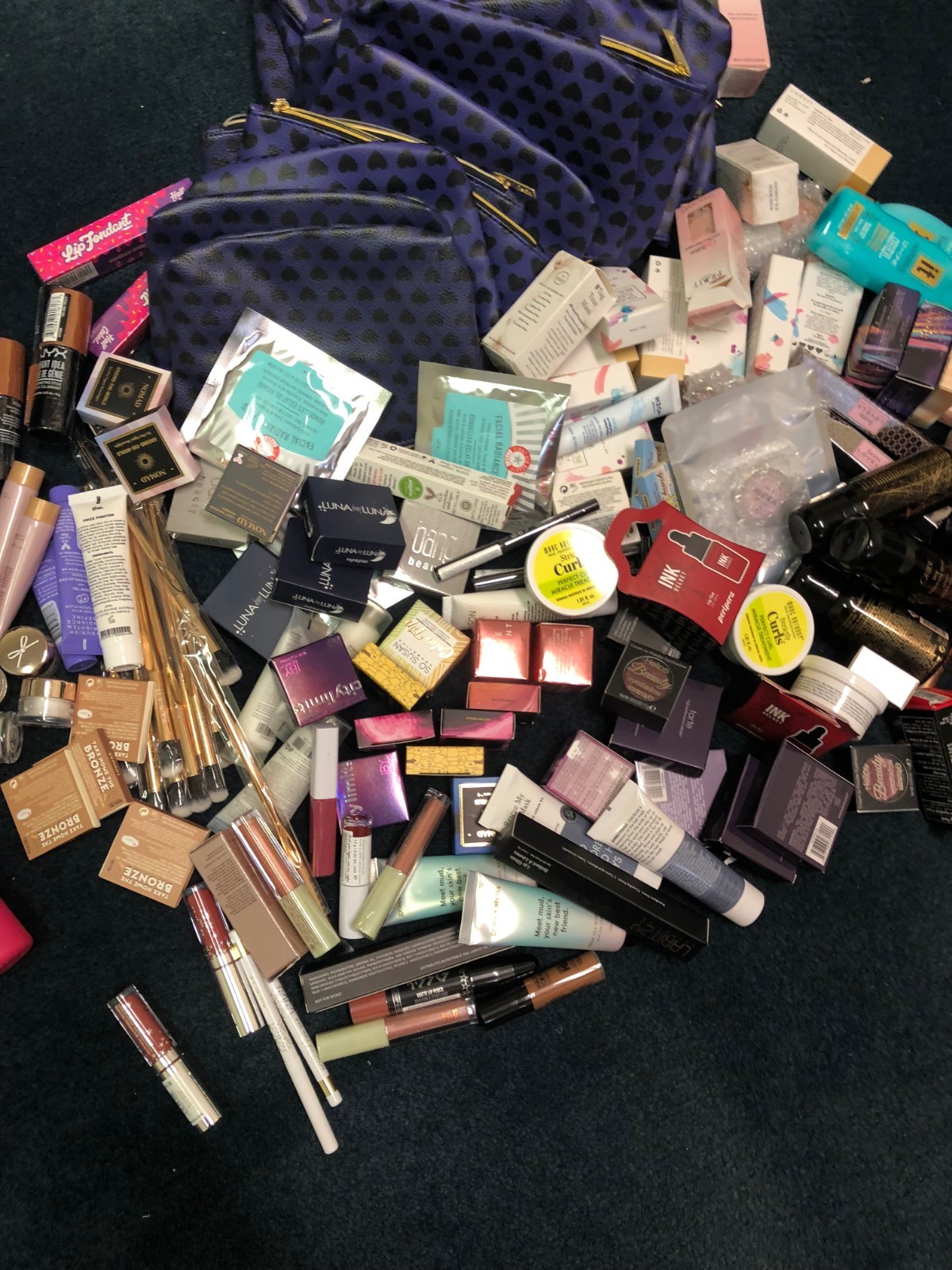 Large Lot of 150 Ipsy Make Up and Beauty Products Gift + 25 November Bags