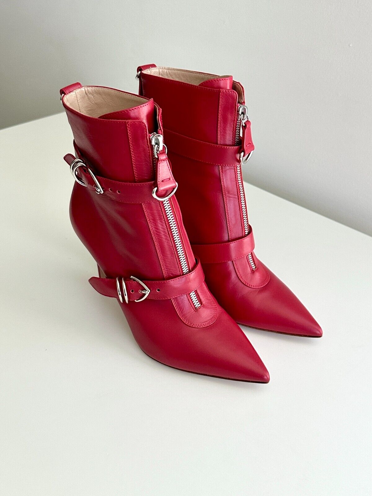 GIANVITO ROSSI Red Leather Zip Front Buckle Ankle Boots GIANVITO ROSSI Red Leather Zip Front Buckle Ankle Boots