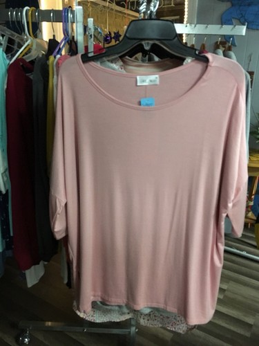 Women clothing lot 30 Pieces - Assorted Sizes