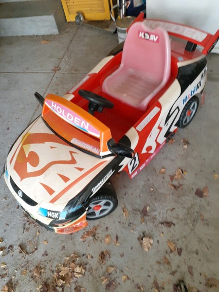 holden ride on car