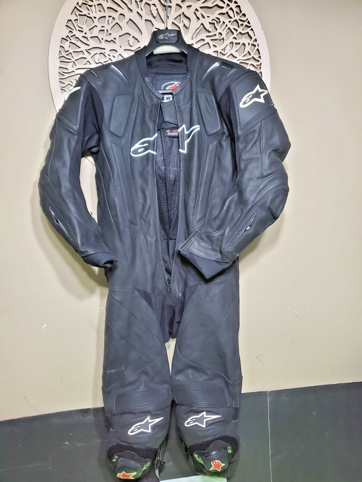 ALPINESTARS MOTEGI RACING AHEAD BLACK &WHITE 1PC LEATHER MOTORCYCLE RACE SUIT 40