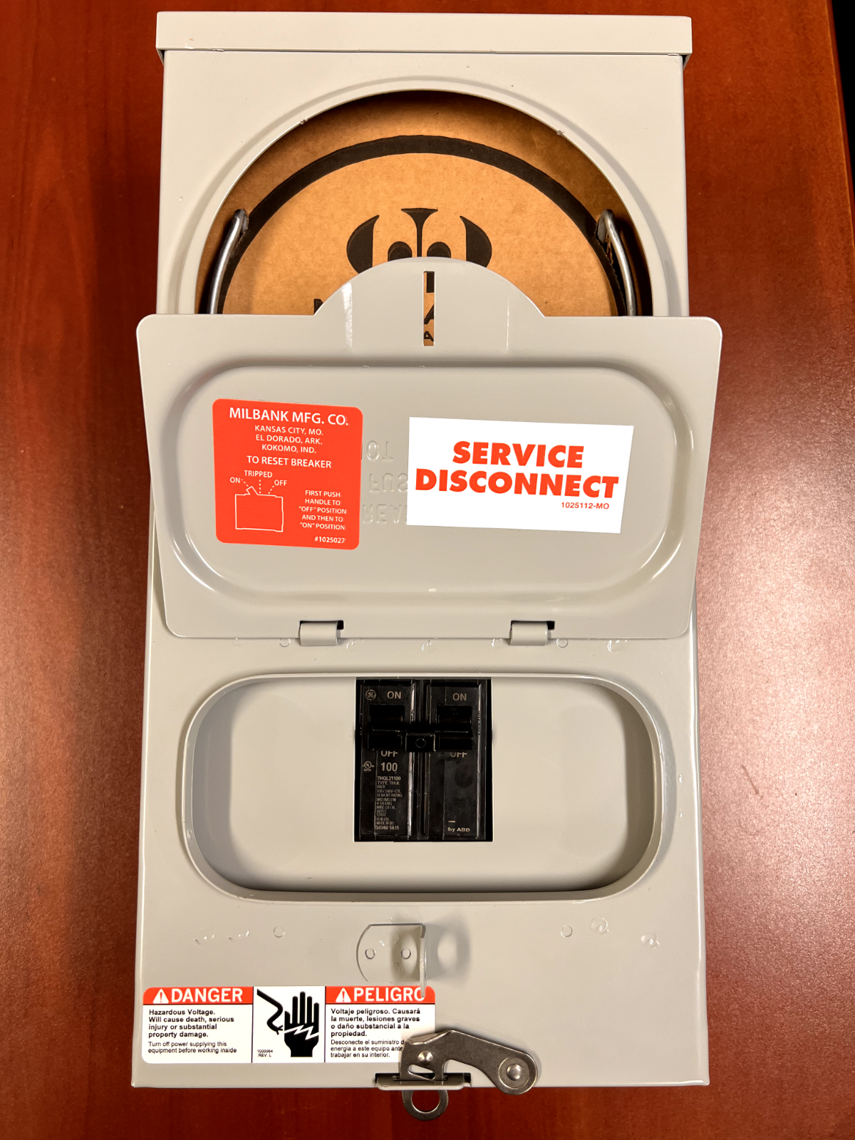 Milbank 100amp 1 Meter Socket, w/ GE/ABB brkr, RL, 1PH, Over, Nema3R, 17"x8"x5"