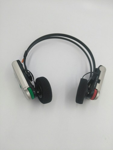 SONY SRF-FM2 Radio FM Stereo Receiver Portable Headphones Silver Walkman Antenna