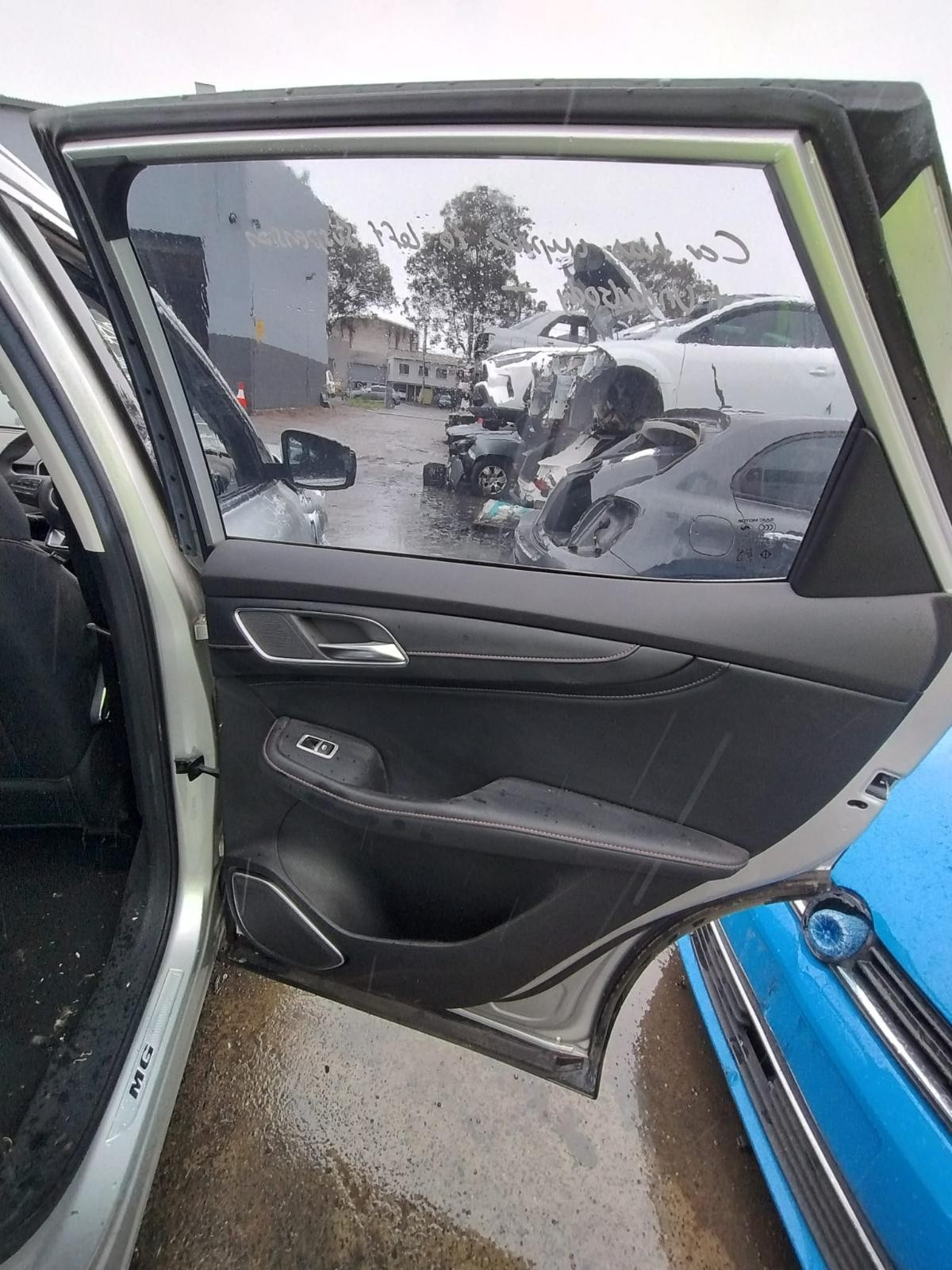 MG HS 08/2019-12/2024 GLOVE BOX SAS23 - thumbnail 2