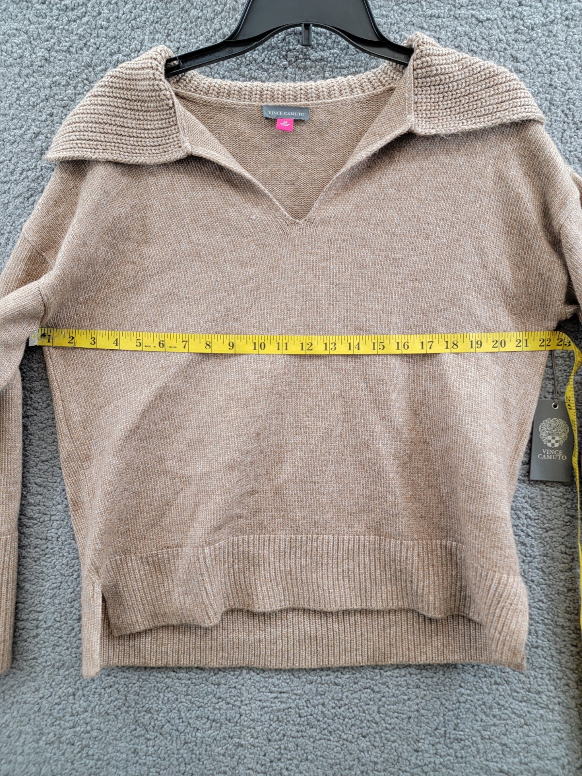 Vince Camuto V-neck Spread Collar Sweater Women's M Almond Beige Pullover - Picture 9 of 18