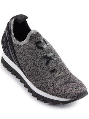 

DKNY Женские спортивные кроссовки на танкетке с серебряным протектором Abbi Round Toe Slip On, Серебряный, K4056115