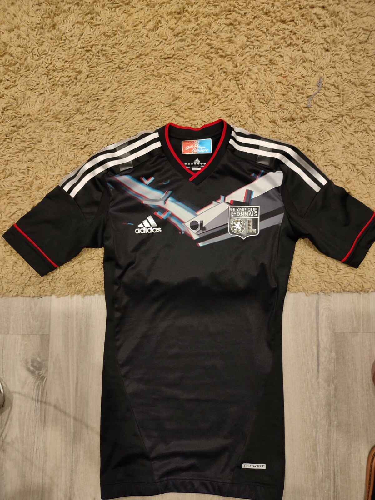 【激レア美品】Olympique Lyonnais ユニフォーム 3D Mサイズ 激レア美品】Olympique Lyonnais ユニフォーム 3D Mサイズ 激