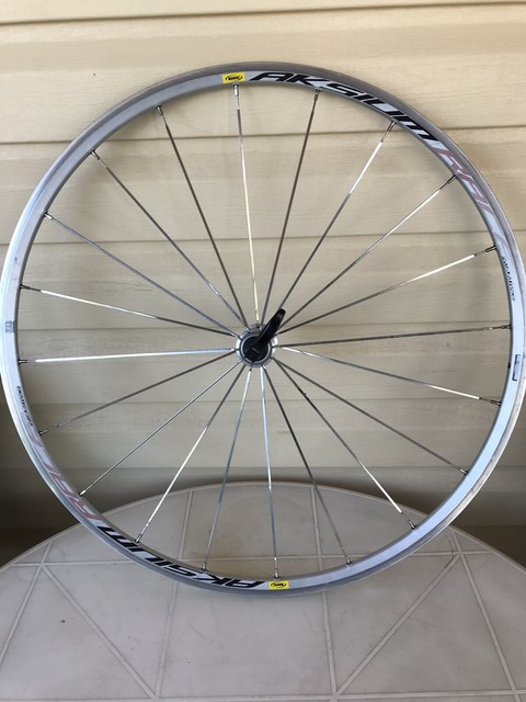 mavic aksium race 700c