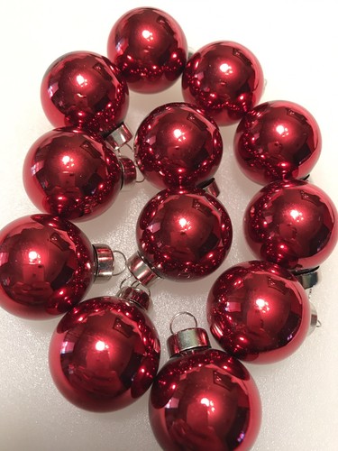 SET OF 12 HIGH QUALITY SMALL RED GLASS CHRISTMAS ORNAMENTS