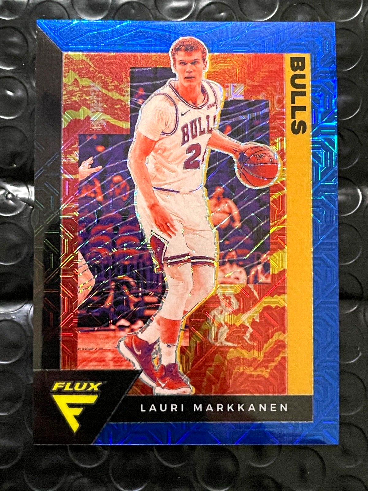Lauri Markkanen 2017 PANINI FLUX💥RARE BLUE MOJO PRIZM