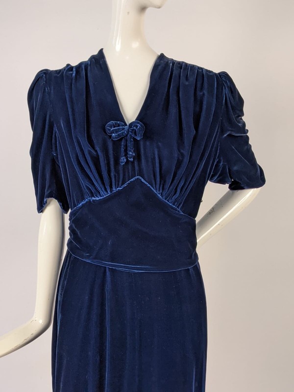VINTAGE 1930'S ROYAL BLUE SILK VELVET DRESS W RUCHED SLEEVES AND BOWS | eBay