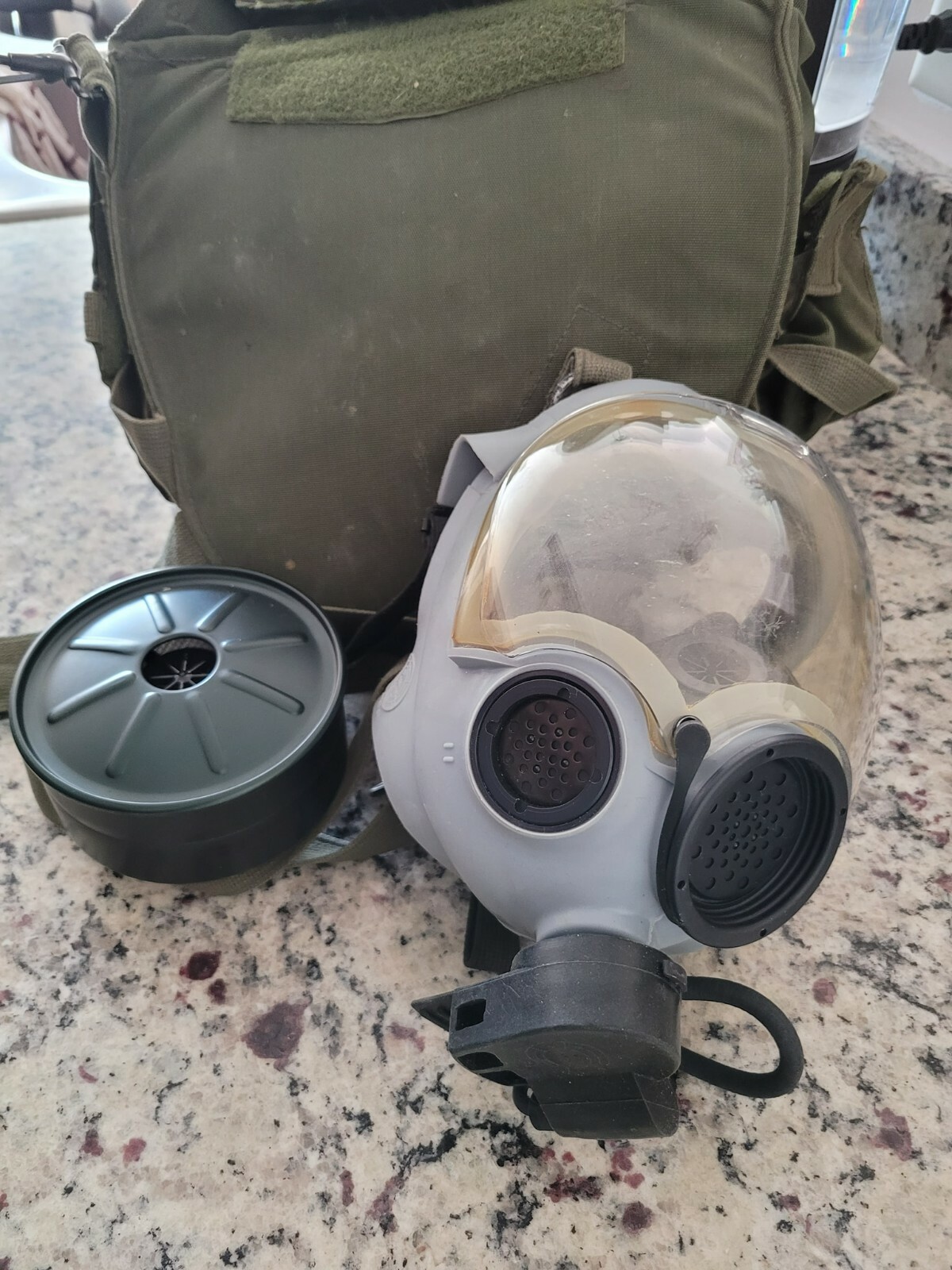 US Military Issued M40 Chemical Mask & Chemicalbiological Mask Canister w/ bagのeBay公認海外通販｜セカイモン