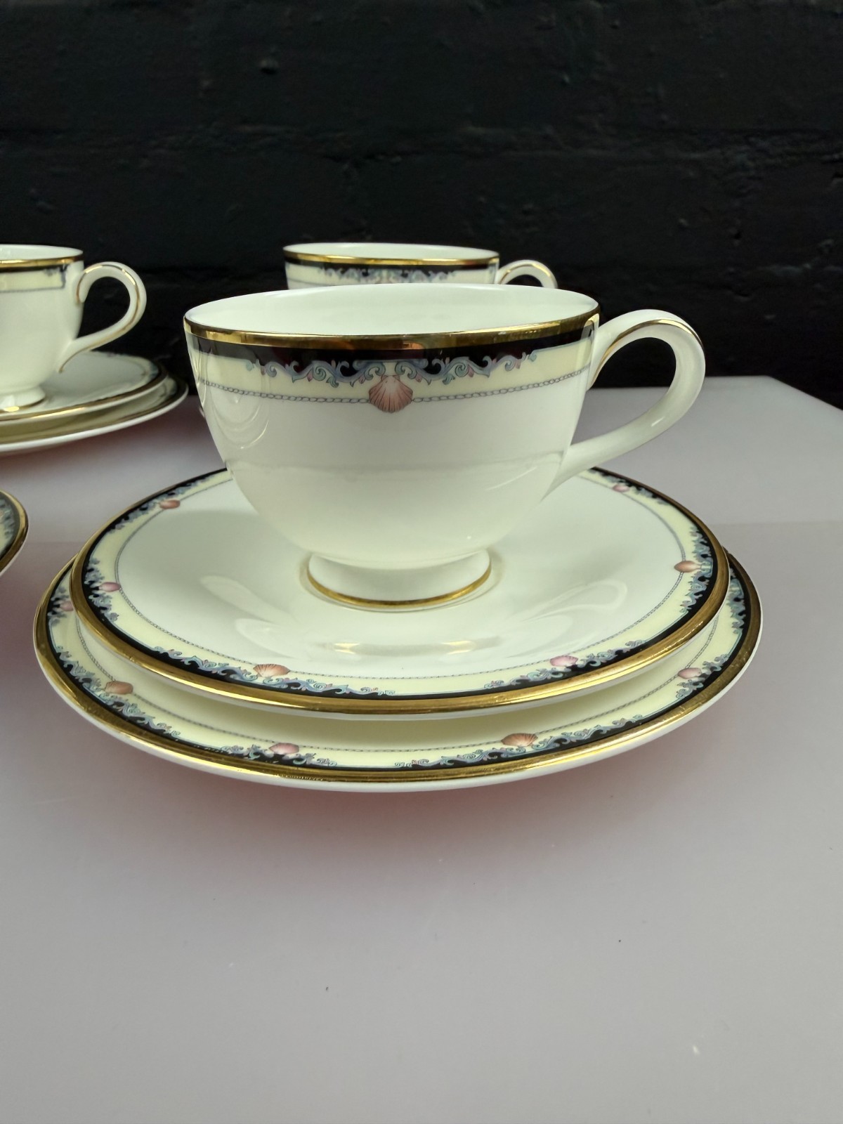 Royal Doulton Rhodes H5099 Round Tea Trios Cups Saucers and Side Plates Set of 4