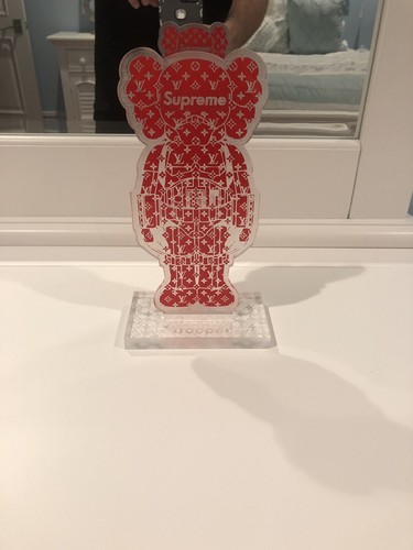 Supreme フォトフレーム LOUIS VUITTON Kate Moss × Supreme × Louis Vuittonを額縁セットで販売中！ ー