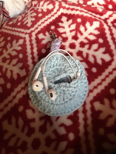 Crotchet Earbud Holder
