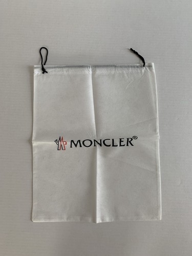 MONCLER POUCH PM ホワイト Moncler Nylon Puffer Glasses Case - White Bag Accessories