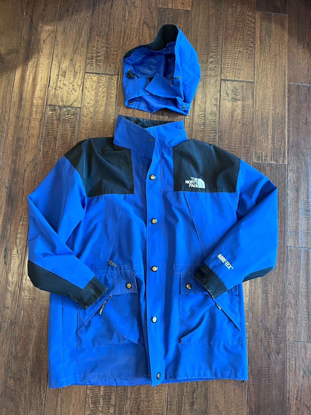 The North Face Gore-Tex Jacket M Blue. Amazing. Detached The North Face Gore-Tex Jacket M Blue. Amazing. Detached