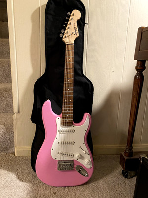 Fender Squier Mini Stratocaster Electric Guitar 6 String Pink - CASE INCLUDED!