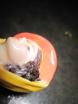 Royal Doulton Figurine *HN2705 **JULIA** BEAUTIFUL