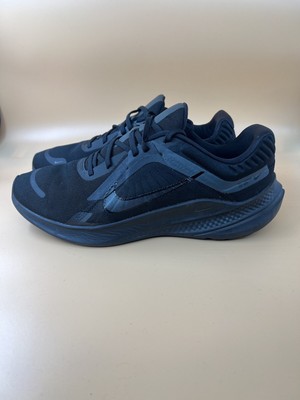 Nike Quest 5 Trainers Mens black size 