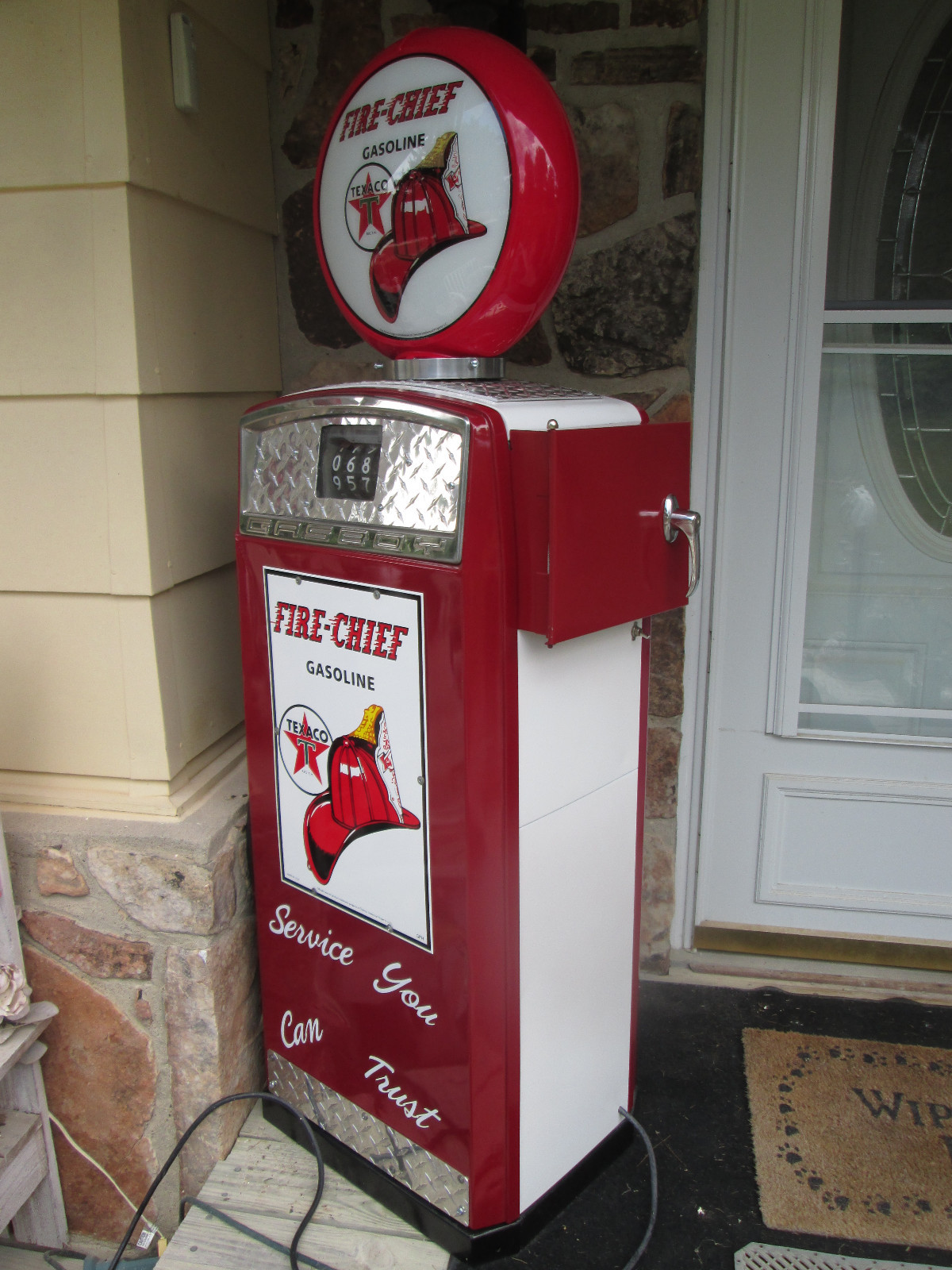 Gas Boy Keytrol Gas Pump  [Texaco Fire Chief ] Lighted Globe,  Display only