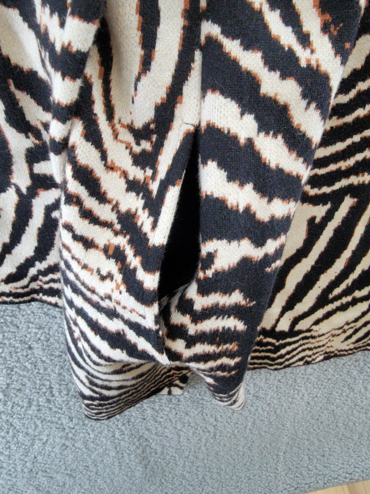 Liverpool Los Angeles Open Coatigan Sweater Women's XS Abstract Zebra Jacquard - Picture 12 of 17