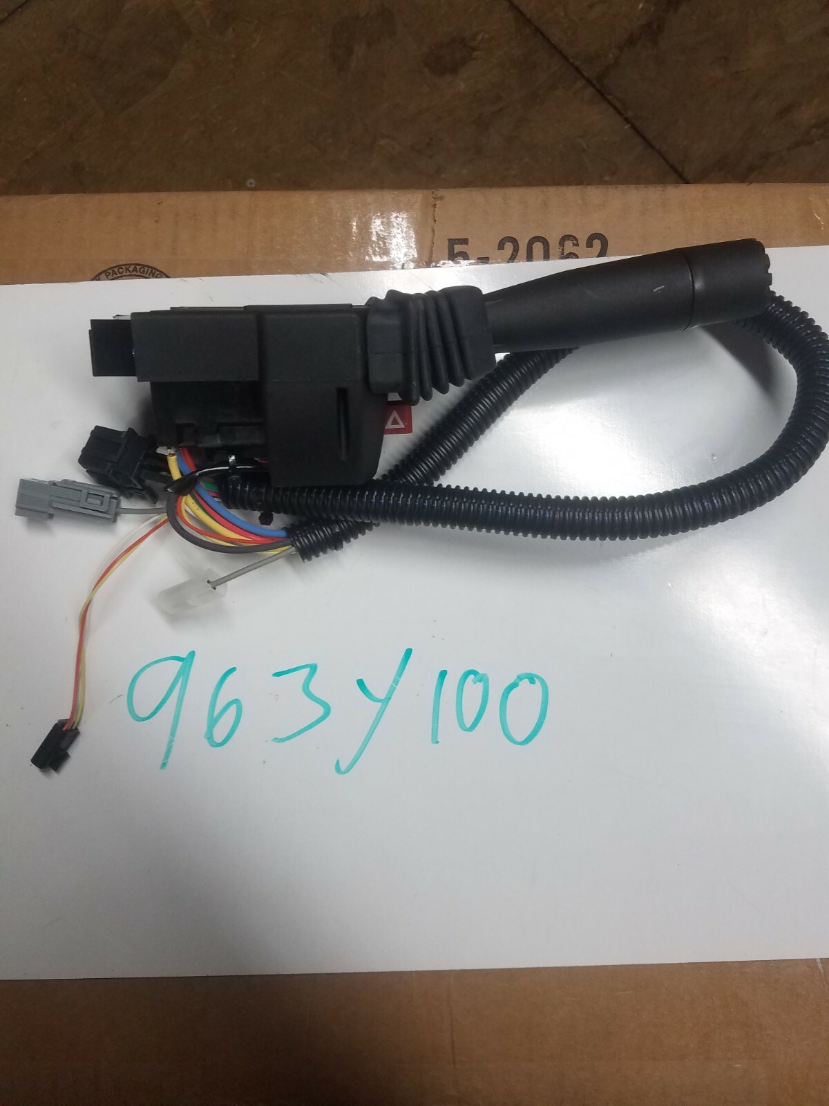 TURN SIGNAL SWITCH TRUCK-LITE TLD963Y100 O.E. STYLE TURN SIGNAL SWITCH TRUCK-LITE TLD963Y100 O.E. STYLE
