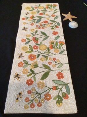 WORLD TRAVELER BEADED TABLE RUNNER 13'' X 36'' Flowers & Bees