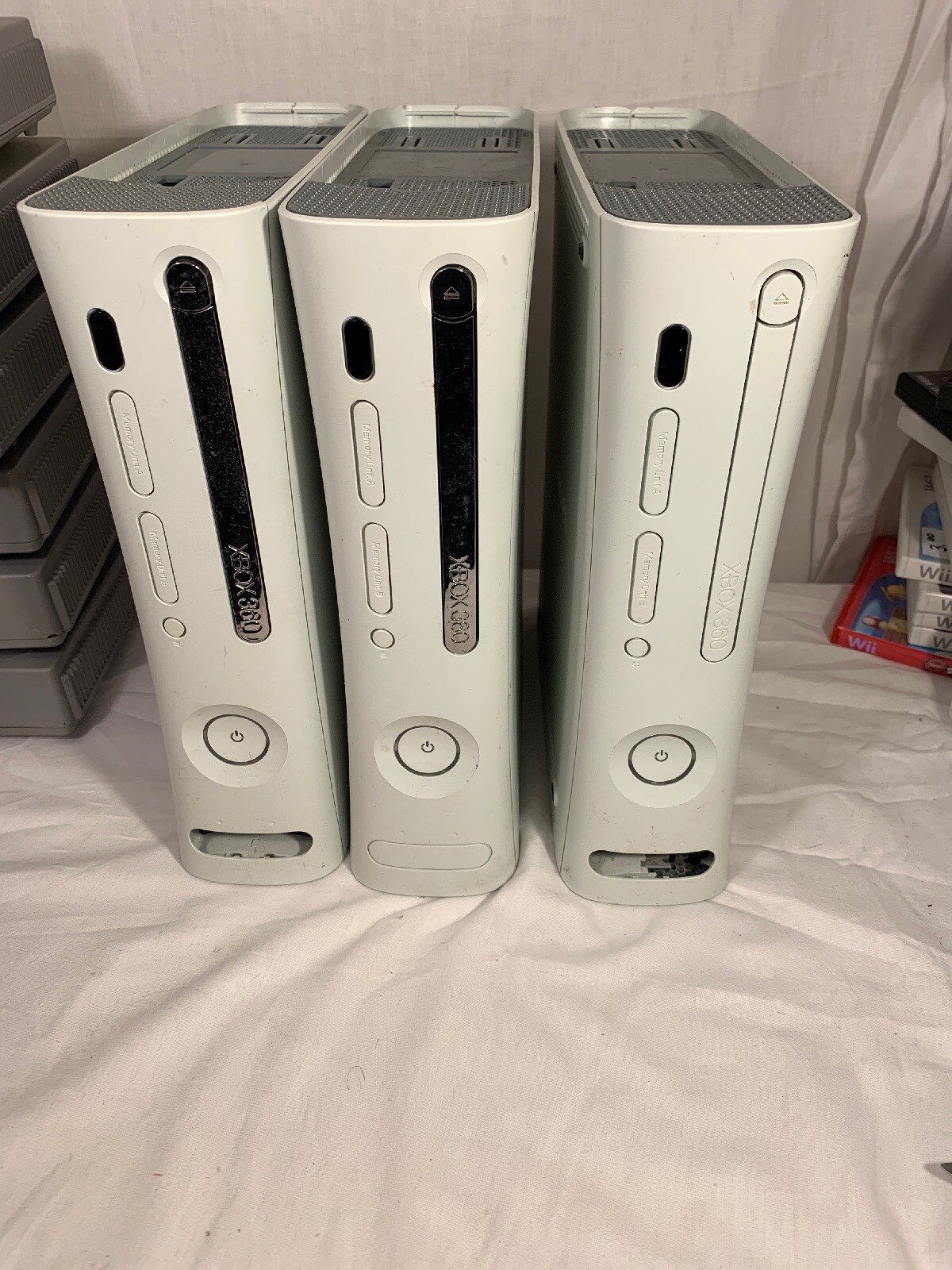 LOT OF VIDEO GAME SYSTEMS / 7PS1,2 WII,1 PS2,3 XBOX 360,1 SEGA SATURN,FOR PARTS!