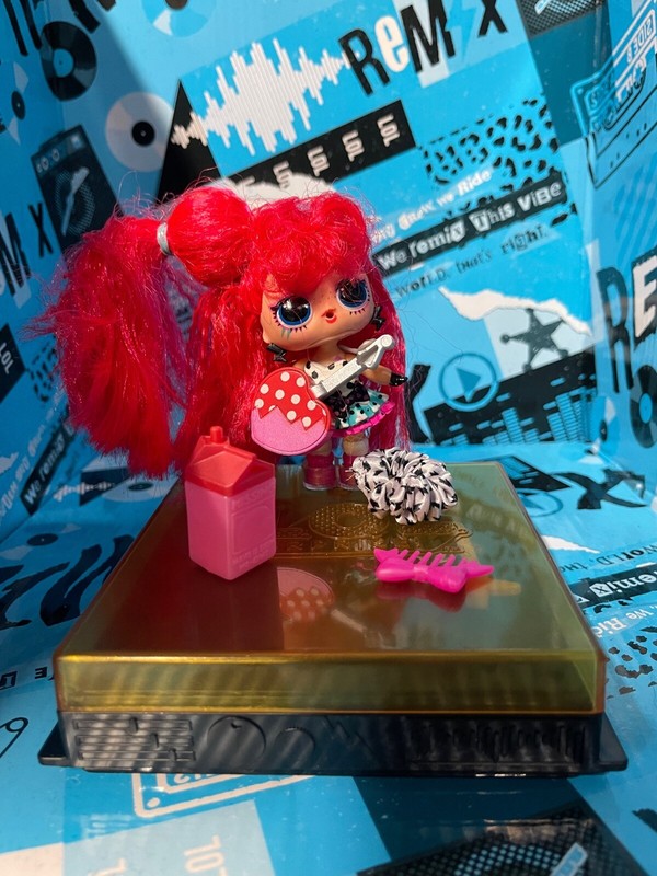 LOL Surprise Remix Hair Flips Radical Q.T Ultra Rare Doll 15 Surprises Boombox