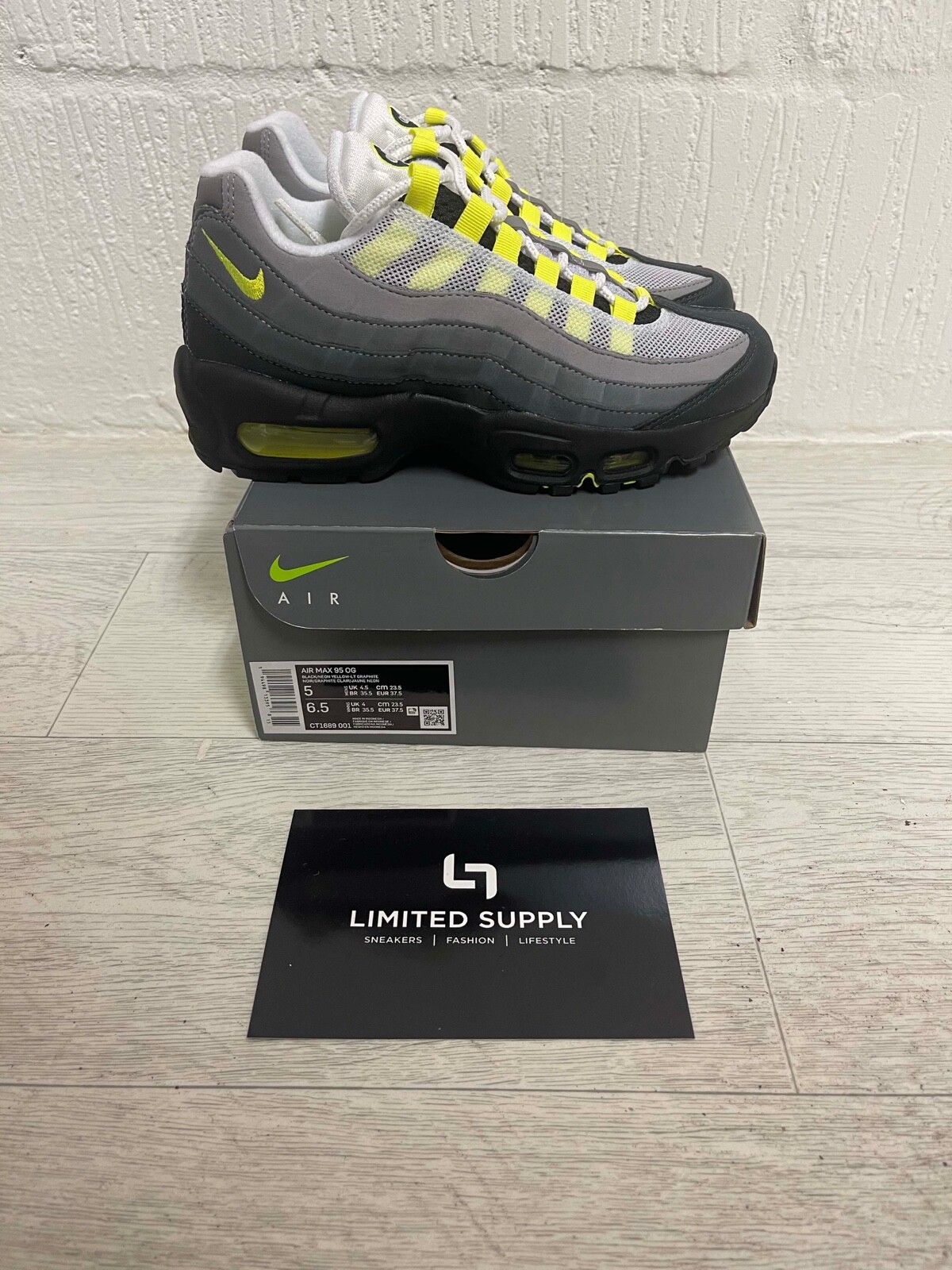 H*n様 Nike Air Max 95 OG \"Neon Yellow\" (2 Air Max 95 OG 'Neon Yellow' Release Date. Nike SNKRS