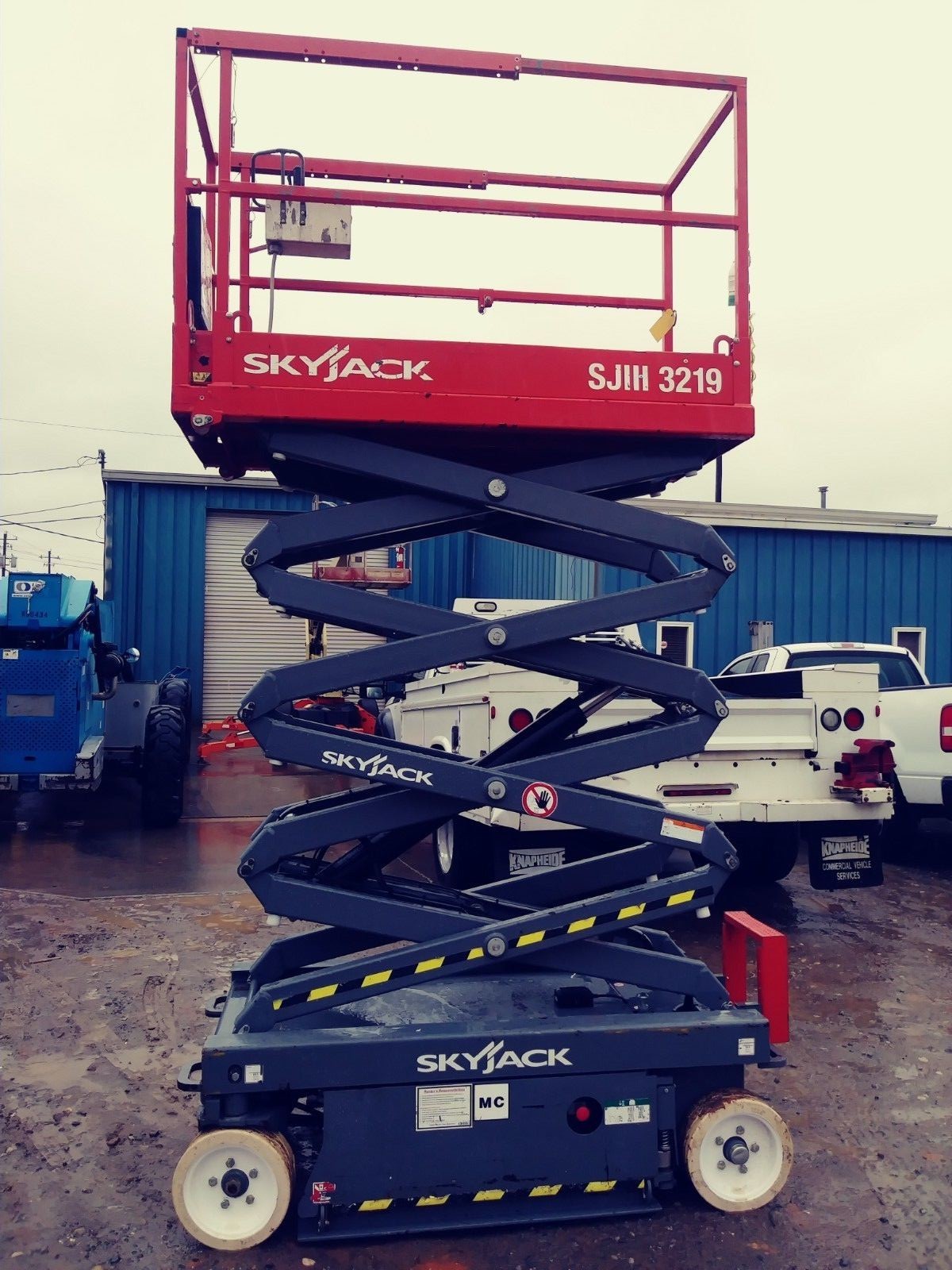 2017 Skyjack SJ3219 Scissor Lift JLG/Genie -- Only 30 Hours