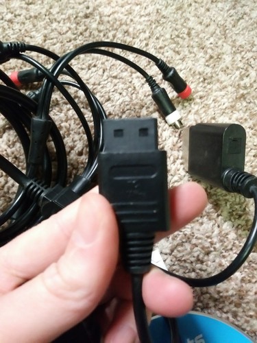 Nintendo Wii White Console Game Cube Compatible Bundle with Wii Sports TESTED