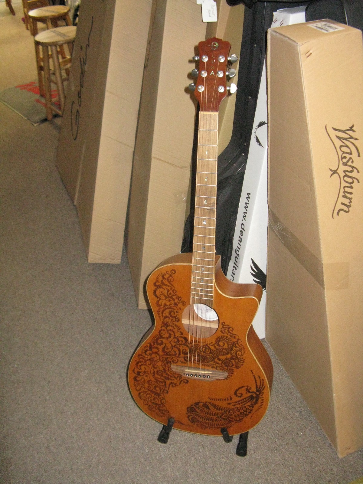 NOS Luna Henna P2 Paradise Acoustic Electric Solid Cedar Top Smaller Body