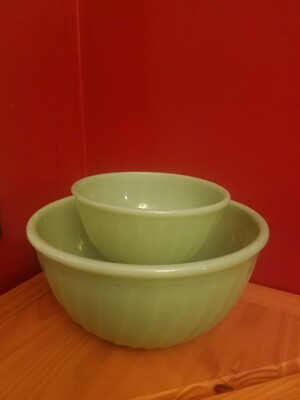 Fire-King JaditeJadeite 4 78 Beaded-Edge Mixing Bowl