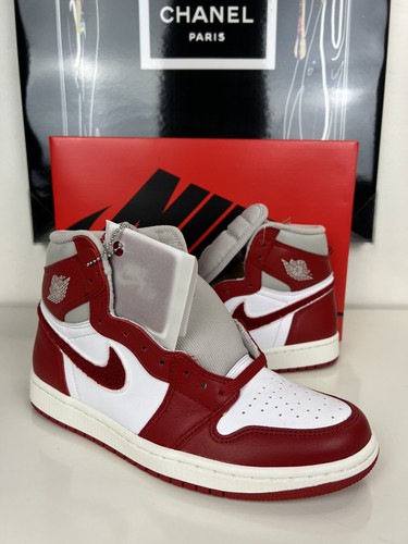 Pre-owned Jordan W Air  1 Retro Hi Og Varsity Red Sail Dj4891-061 Women's Sz 10/ Men's 8.5