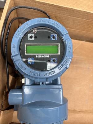 Rosemount 8732E Field Mount Magnetic Flow Meter Transmitter NEW IN OPEN BOX
