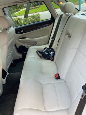 image 4 of interior