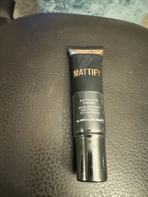 Makeup Revolution Mattify Matte and Fix Face Primer Translucent Formula 0.94 X
