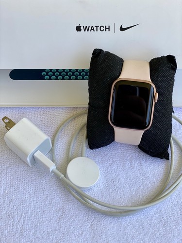 Apple Watch - 【新品同様】Apple Watch SERIES5 40mm Amazon.com: Apple Watch Series 5 (GPS + Cellular, 40MM
