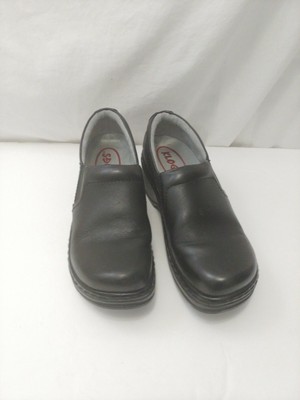 mossimo non slip shoes