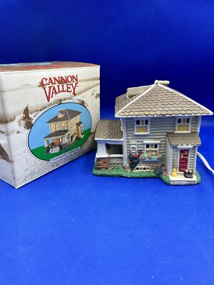 CANNON VALLEY Four Square Farmhouse Porcelain Lighted House